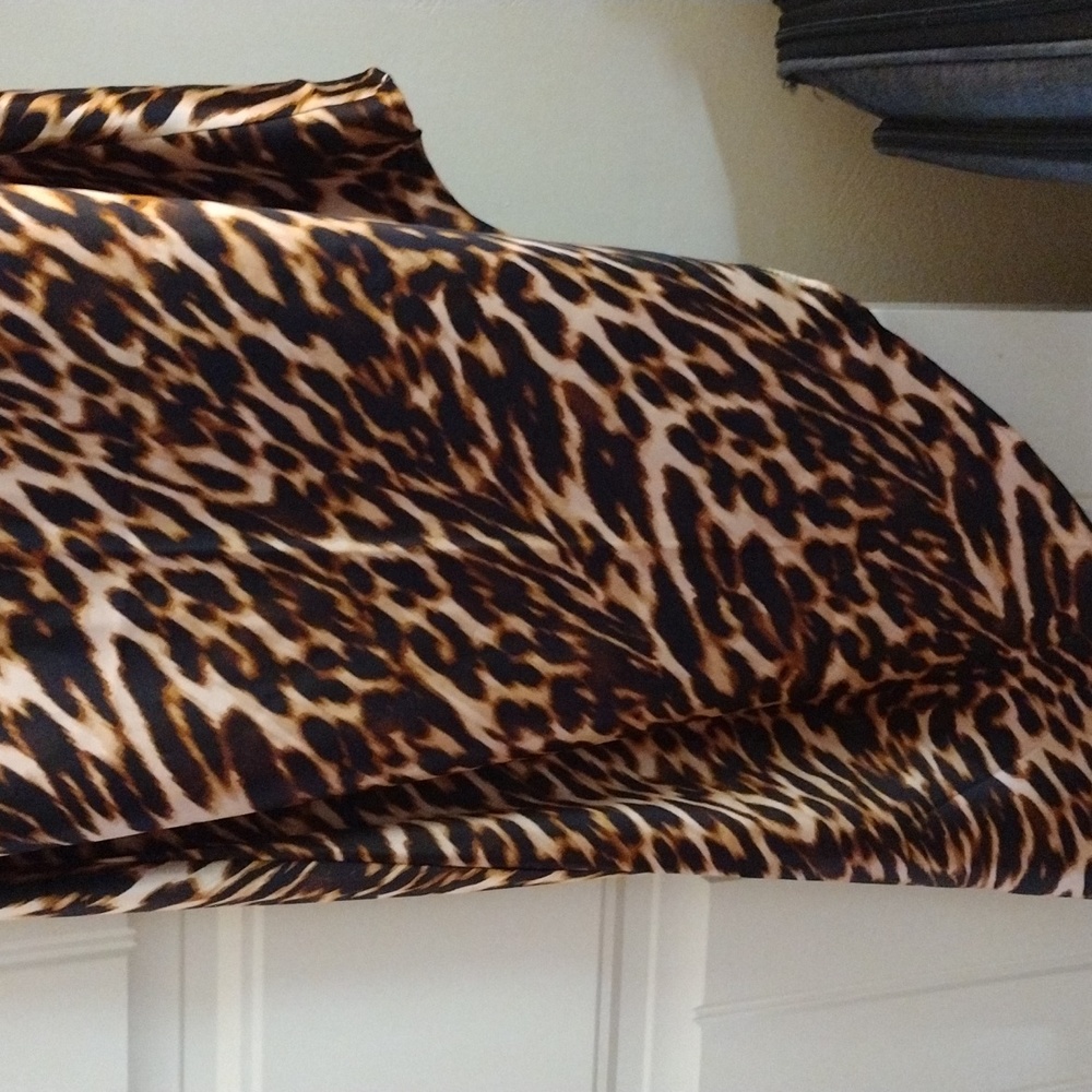 Clothes - Picture 3 of 4